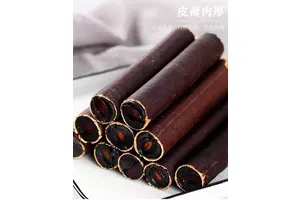 Customized Adhesive Paper Labels Roll UV Durable Water Proof Chili Sauce Food Product Labels Glass Bottle Jar Custom Packaging